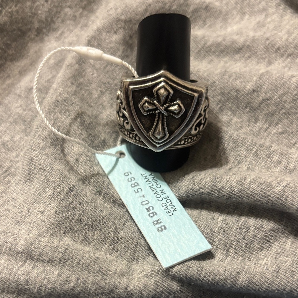 Sigma Beauty Silver Cross Shield Ring